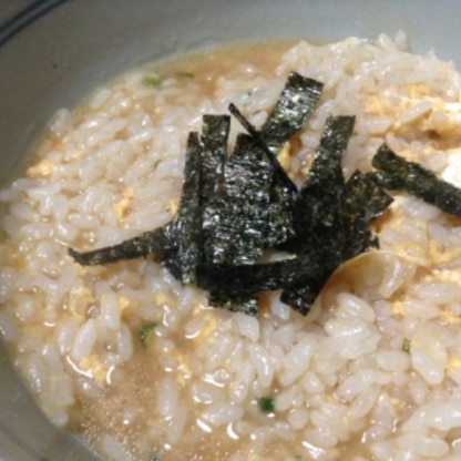 普段ラーメンはあんまり食べないんだけど、旦那が食べた残りを貰ったよwラジオのパーソナリティが開発した限定ラーメンらしくて予約して買ったんだって♪美味しかったよ〜